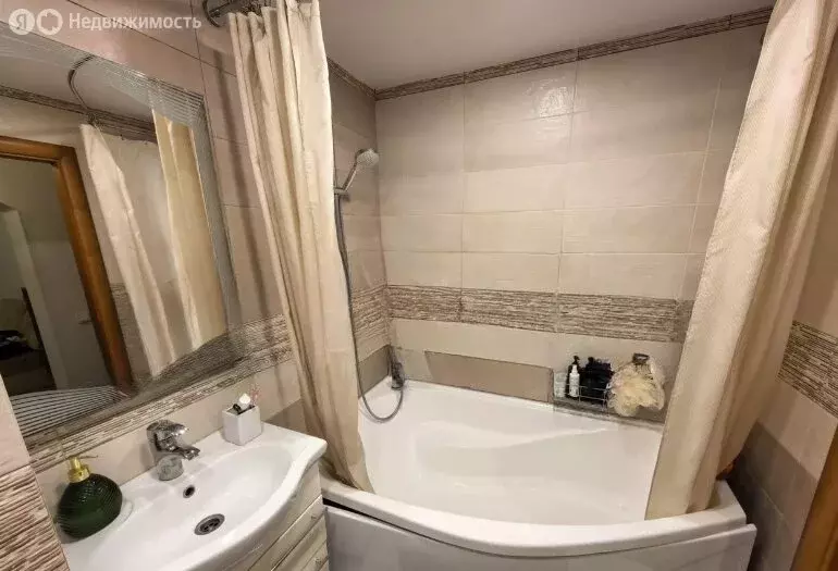 2-комнатная квартира: Тюмень, улица Шиллера, 34 (73.5 м) - Фото 0