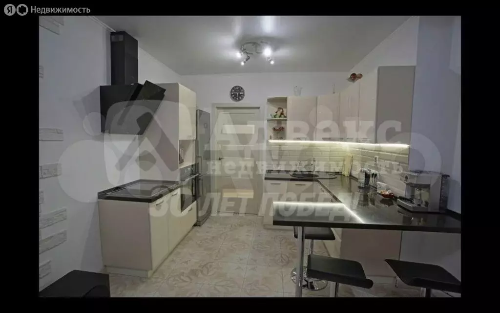 2-комнатная квартира: Тюмень, улица Монтажников, 51 (64 м) - Фото 1