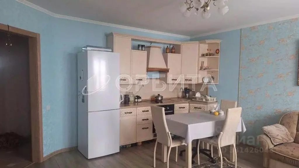 2-к кв. Тюменская область, Тюмень ул. Избышева, 8 (65.7 м) - Фото 1