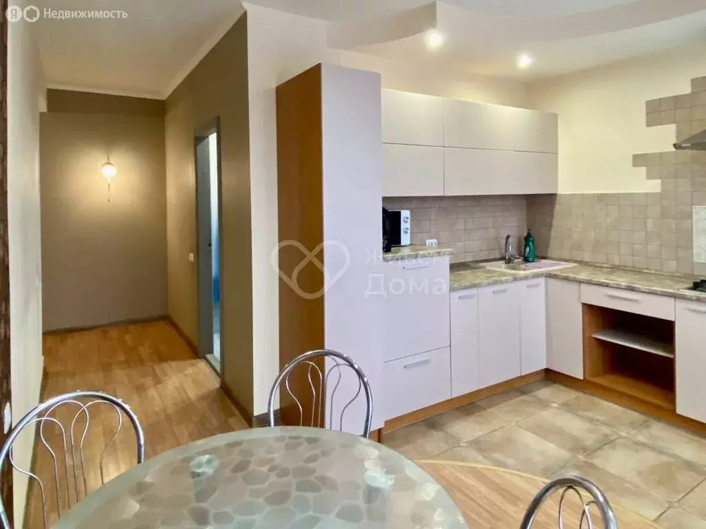 2-комнатная квартира: Волгоград, улица Карла Либкнехта, 21 (79 м) - Фото 2