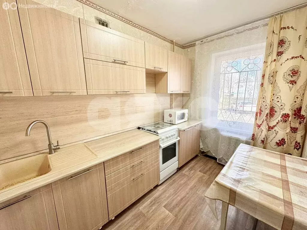 4-комнатная квартира: Нижнекамск, проспект Химиков, 104 (74.9 м) - Фото 0
