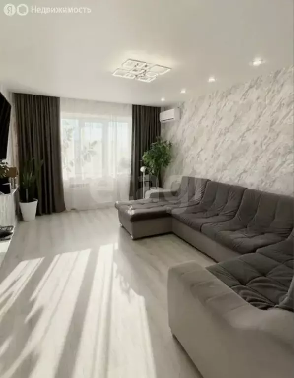 3-комнатная квартира: Бийск, Ленинградская улица, 55 (64 м) - Фото 1