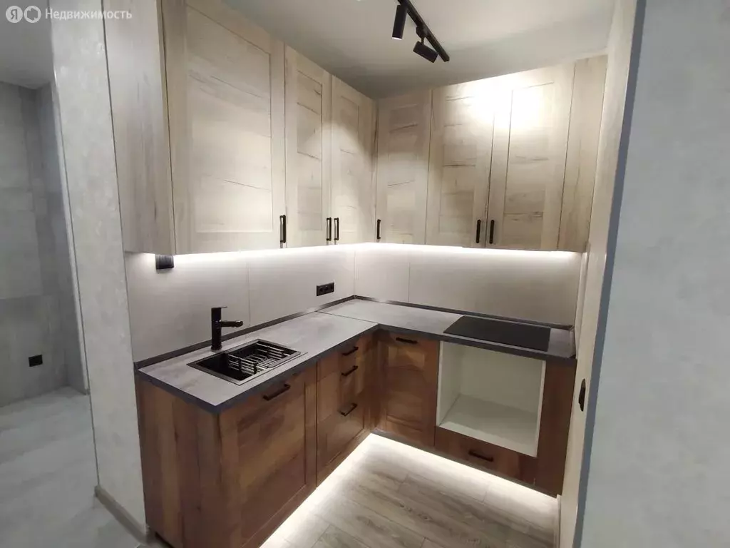 Квартира-студия: Екатеринбург, улица Шаумяна, 30 (29.8 м) - Фото 1