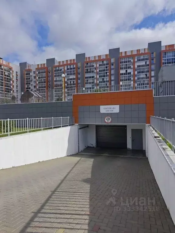 Гараж в Татарстан, Казань ул. Азата Аббасова, 8 (13 м) - Фото 1