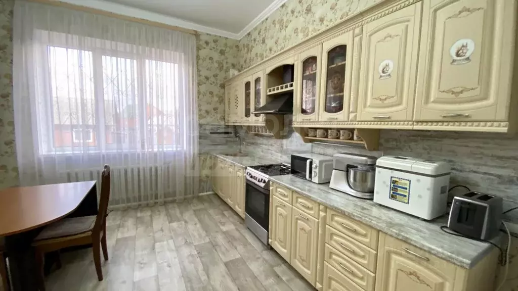 Дом в Оренбургская область, пос. Саракташ ул. Придорожная, 10 (300 м) - Фото 0