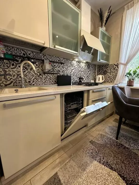 2-к кв. Краснодарский край, Сочи Гагарина мкр, ул. Чайковского, 25/2 ... - Фото 0
