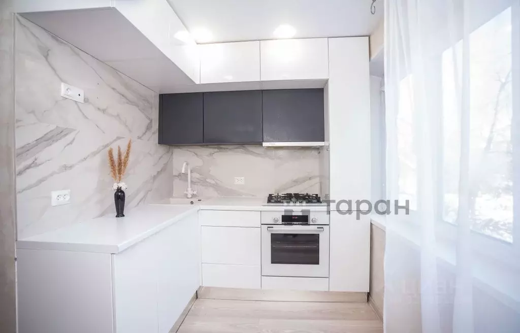 2-к кв. Челябинская область, Челябинск Свердловский просп., 39 (54.0 ... - Фото 0