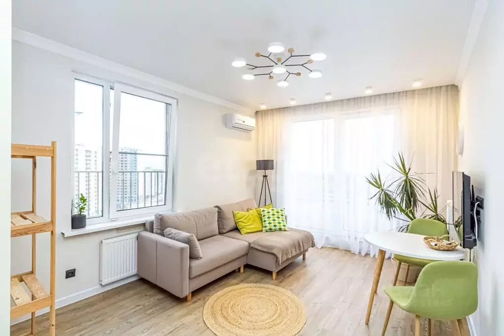 Студия Тюменская область, Тюмень ул. Фармана Салманова, 1 (27.2 м) - Фото 1