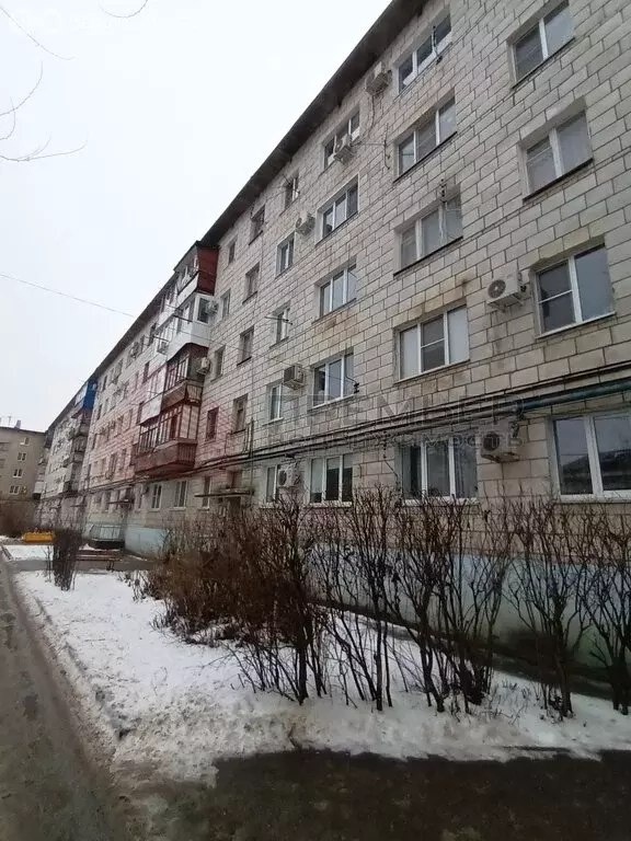 3-комнатная квартира: Волгоград, улица Сулеймана Стальского, 12 (57 м) - Фото 1