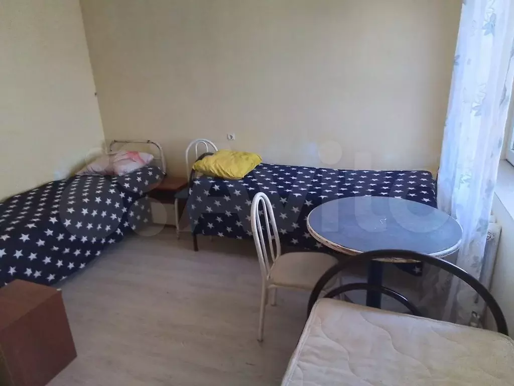Комната 16 м в 4-к., 2/2 эт. - Фото 0