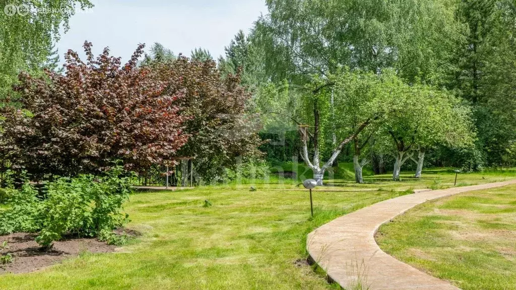 Участок в деревня Жуковка, Тенистая улица (204 м) - Фото 1