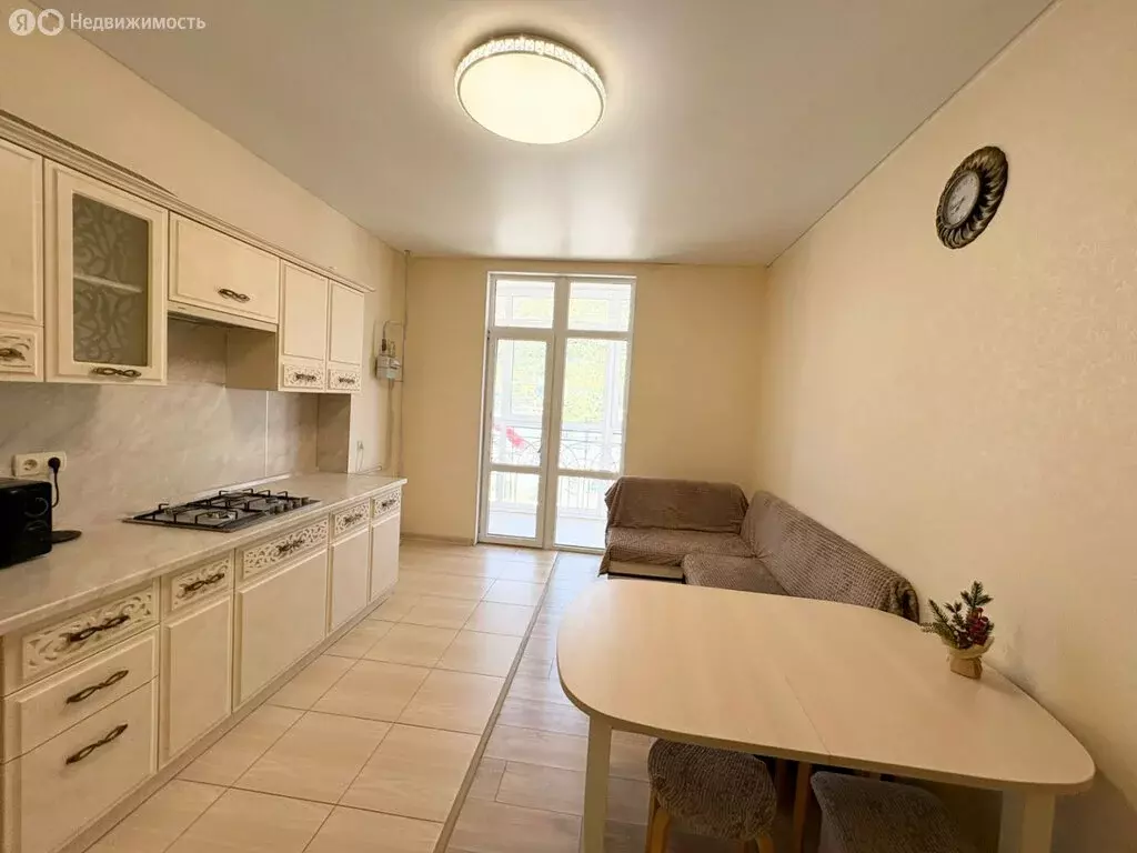 1-комнатная квартира: Геленджик, улица Кирова, 121к1 (50 м) - Фото 1