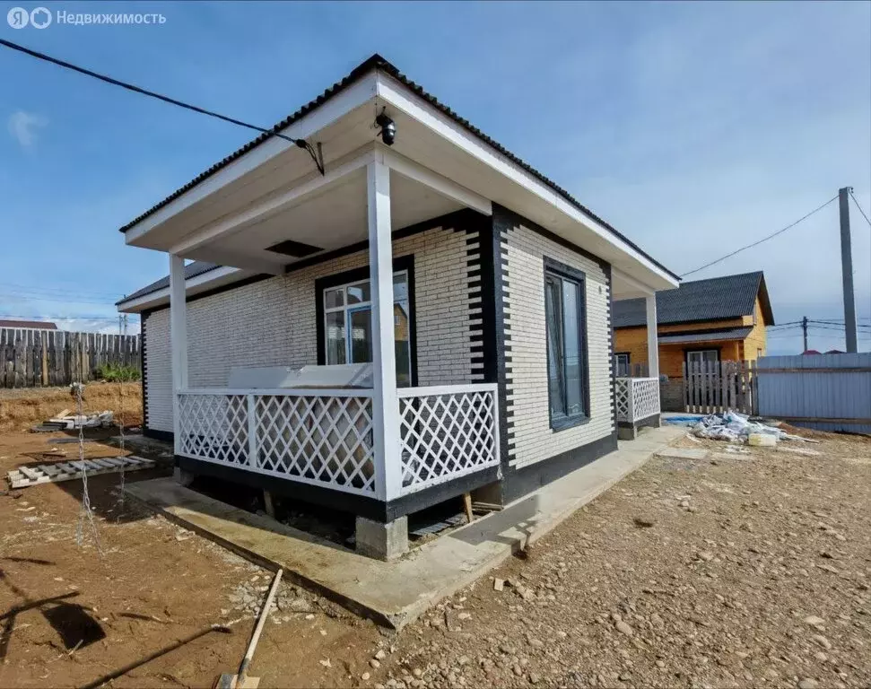 Дом в село Максимовщина, Ржаная улица (180 м) - Фото 1