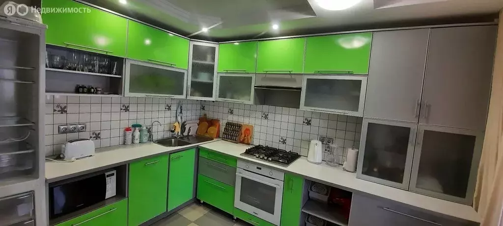 3-комнатная квартира: Новочебоксарск, улица Строителей, 12 (75 м) - Фото 2