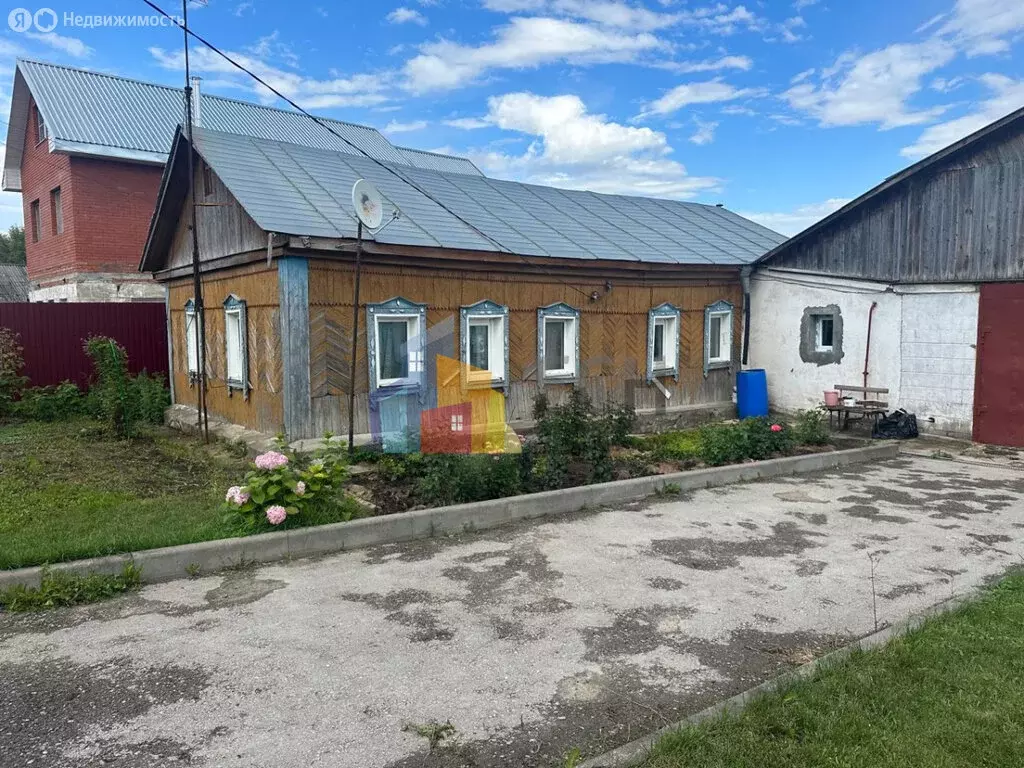 Дом в Тульская область, рабочий посёлок Новогуровский, Железнодорожная ... - Фото 0