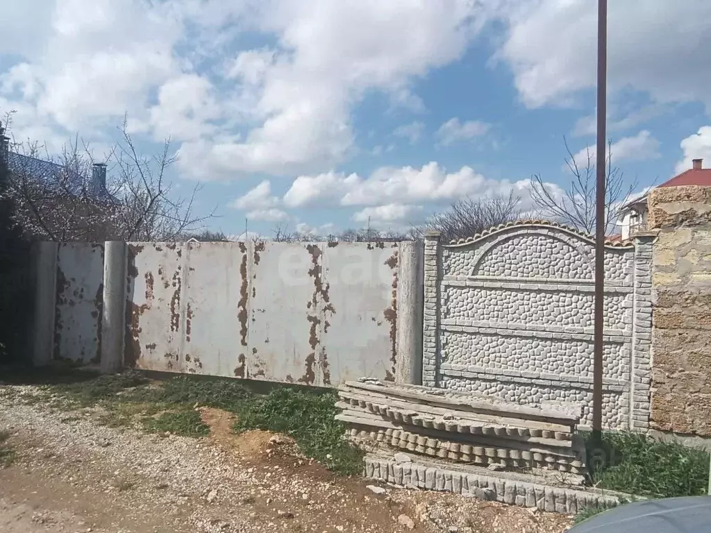 Участок в Крым, Евпатория городской округ, Заозерное пгт ул. Садовая, ... - Фото 1