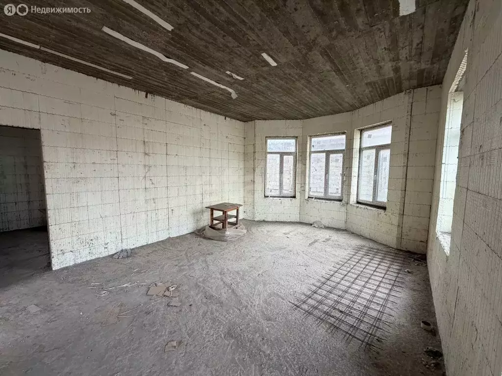 Дом в Каспийск, 2-й Спортивный тупик (250 м) - Фото 1