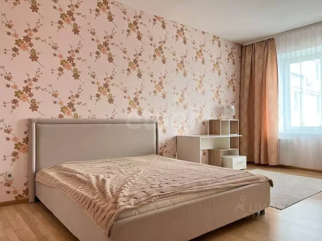 3-к кв. Челябинская область, Челябинск ул. Работниц, 72 (93.7 м) - Фото 1