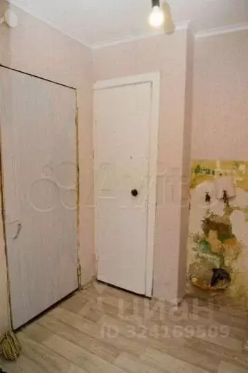 1-к кв. Белгородская область, Старый Оскол Интернациональный мкр, 12 ... - Фото 2