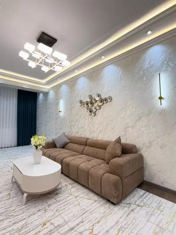 2-к кв. Татарстан, Казань Габдуллы Тукая ул., 90 (80.0 м) - Фото 1