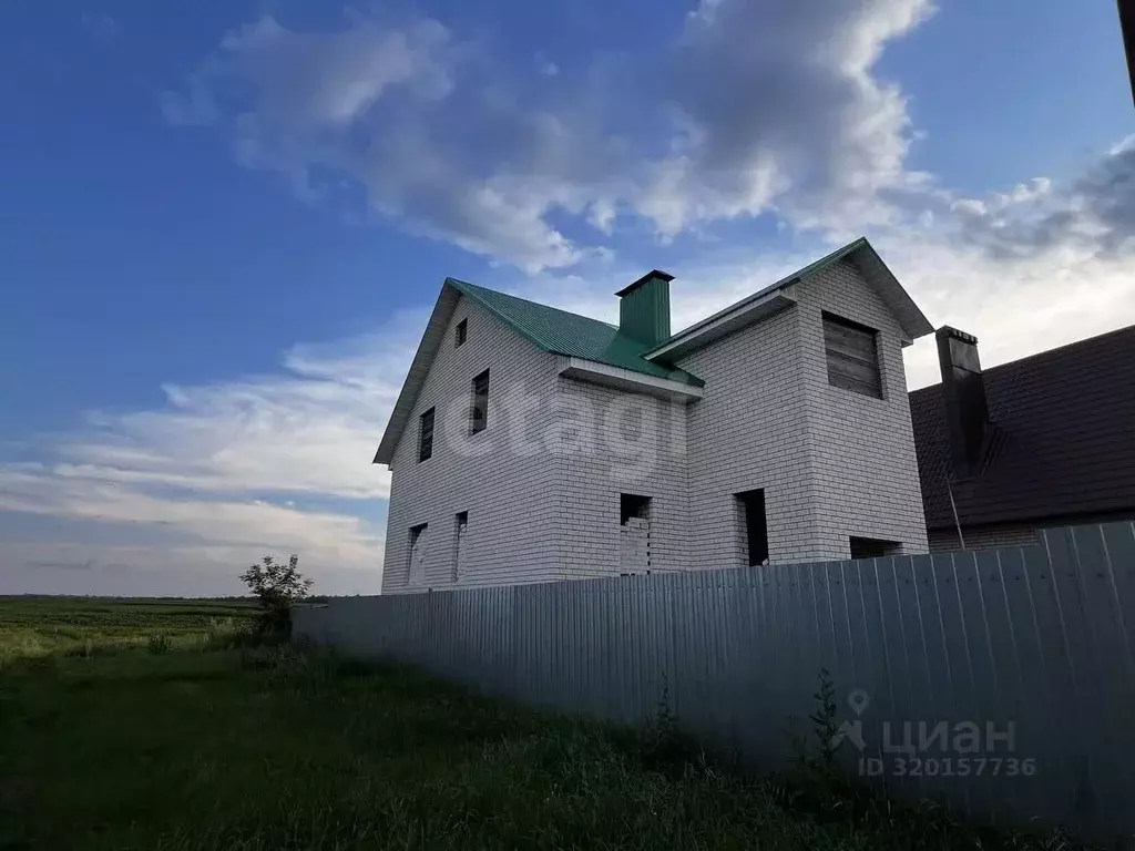 Дом в Тамбовская область, Тамбовский муниципальный округ, с. Стрельцы ... - Фото 1