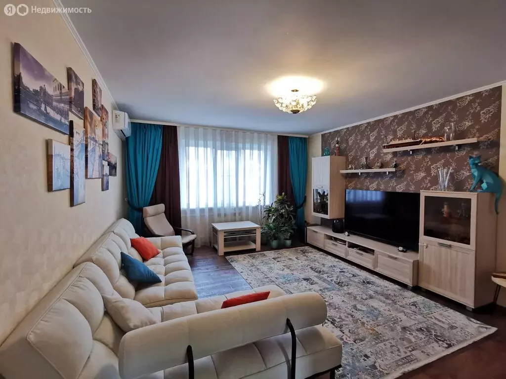 3-комнатная квартира: Омск, улица Богдана Хмельницкого, 46 (72.3 м) - Фото 1