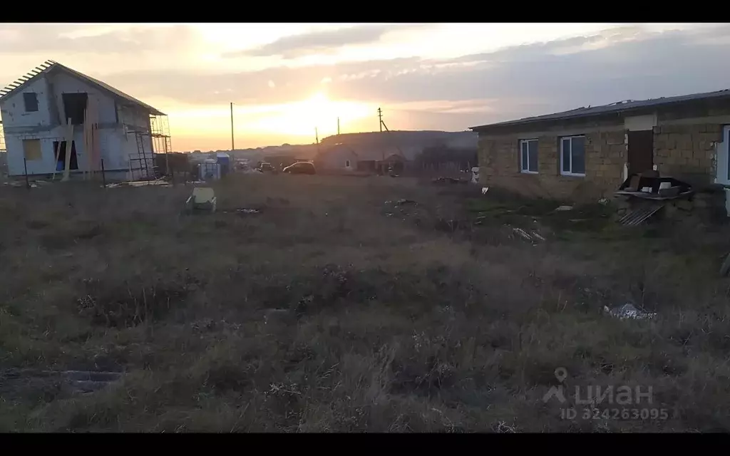 Участок в Крым, Симферопольский район, Трудовское с/пос, с. ... - Фото 2
