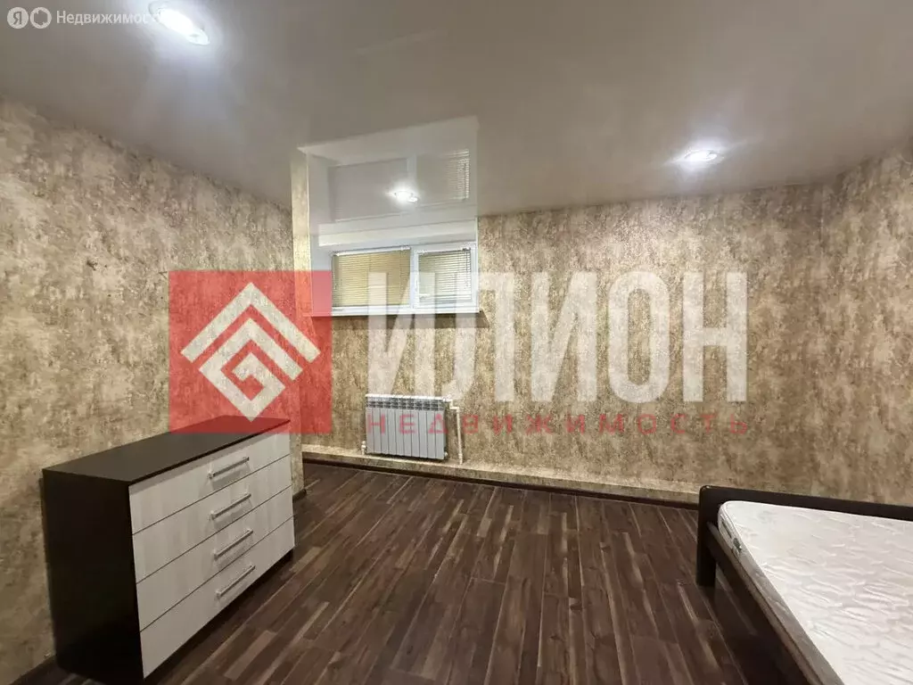 3-комнатная квартира: Феодосия, улица Чкалова, 179А (85 м) - Фото 2