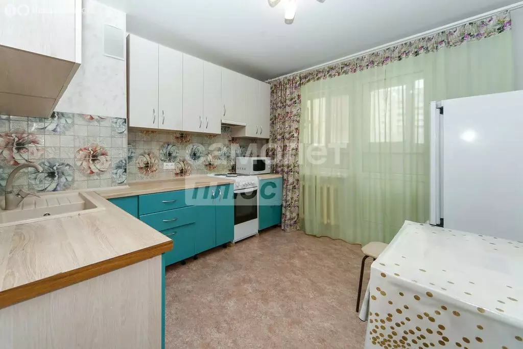 3-комнатная квартира: Уфа, Российская улица, 47/3 (63.3 м) - Фото 1