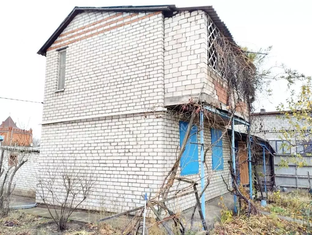 Дом в Волгоградская область, Волжский Строитель СНТ, ул. Волжская (62 ... - Фото 0