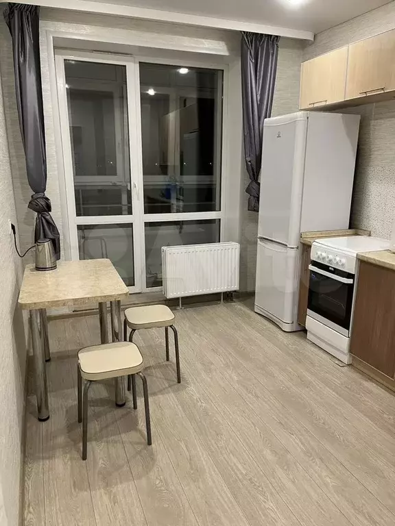 1-к. квартира, 35 м, 4/6 эт. - Фото 0