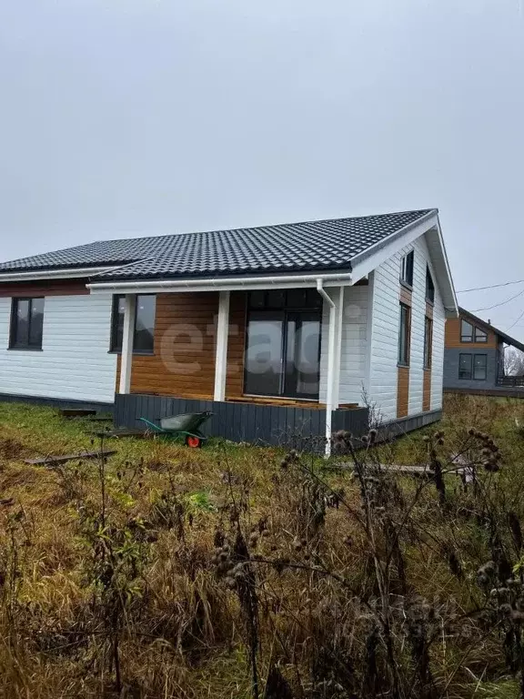 Дом в Ленинградская область, Волосовский район, Клопицкое с/пос, д. ... - Фото 1
