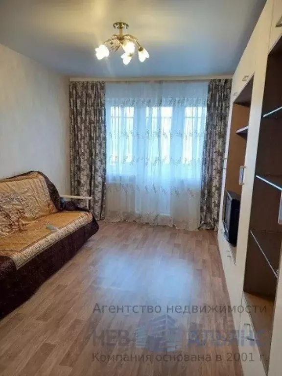 2-к кв. Ленинградская область, Гатчина ул. Володарского, 39 (45.0 м) - Фото 1