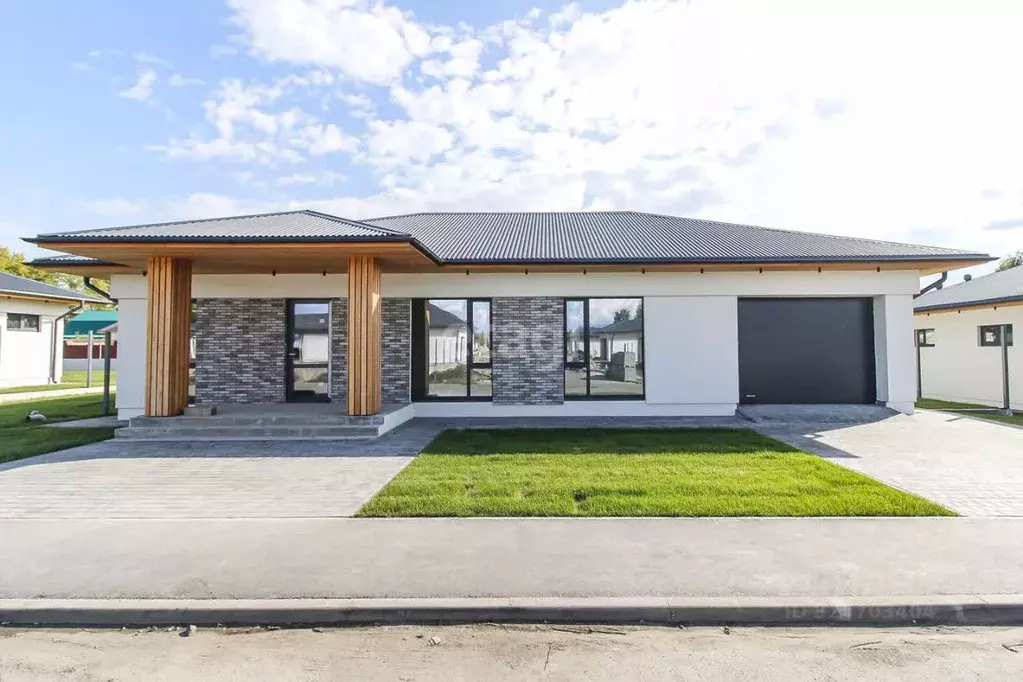 Дом в Тюменская область, Тюменский муниципальный округ, с. Луговое ул. ... - Фото 1