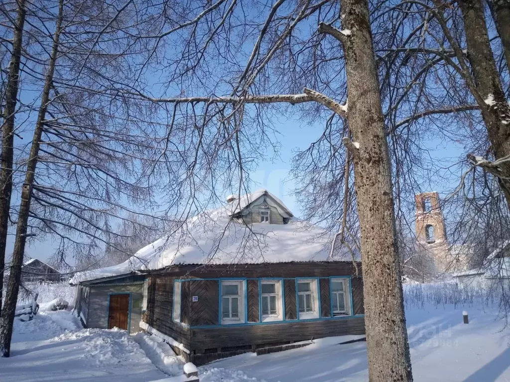 Дом в Вологодская область, Междуреченский муниципальный округ, с. ... - Фото 1