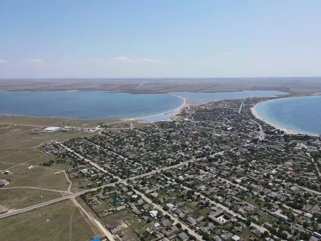 Участок в Крым, Черноморский район, Межводненское с/пос, с. Снежное ... - Фото 0