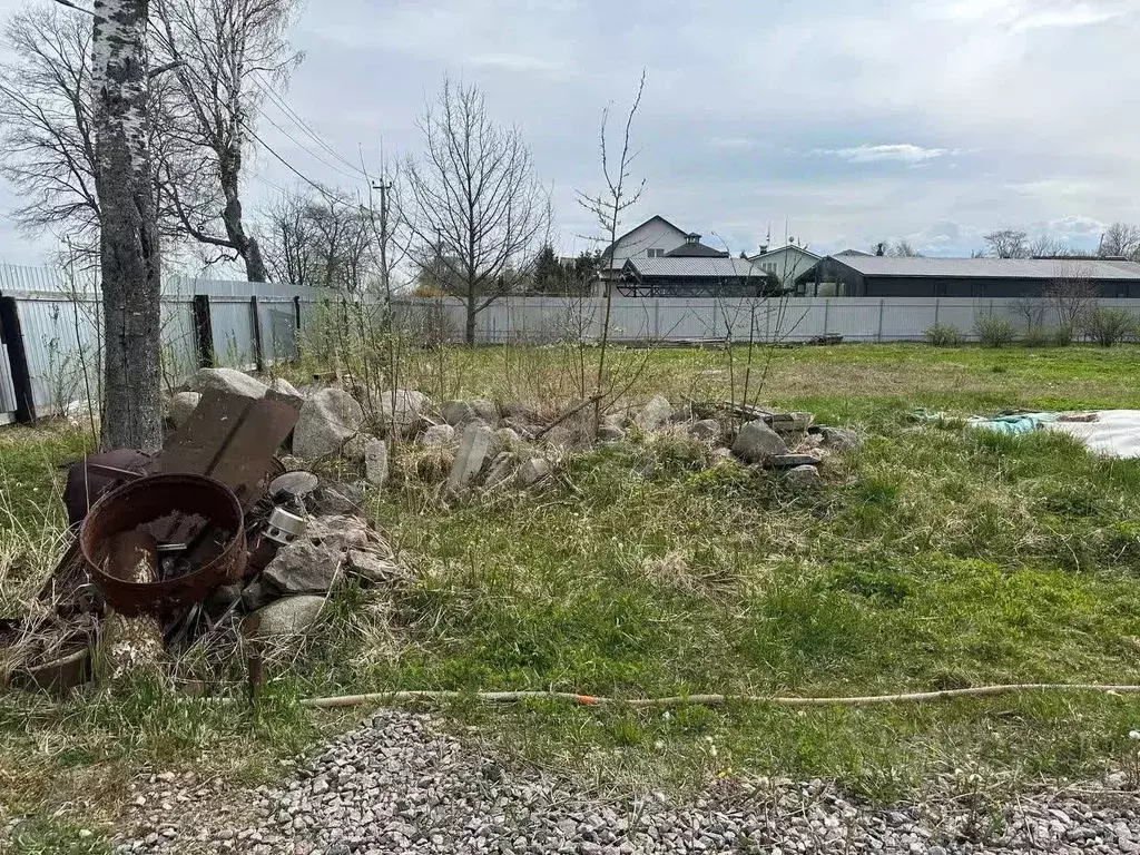 Участок в Ленинградская область, Шлиссельбург Кировский район, ул. ... - Фото 1