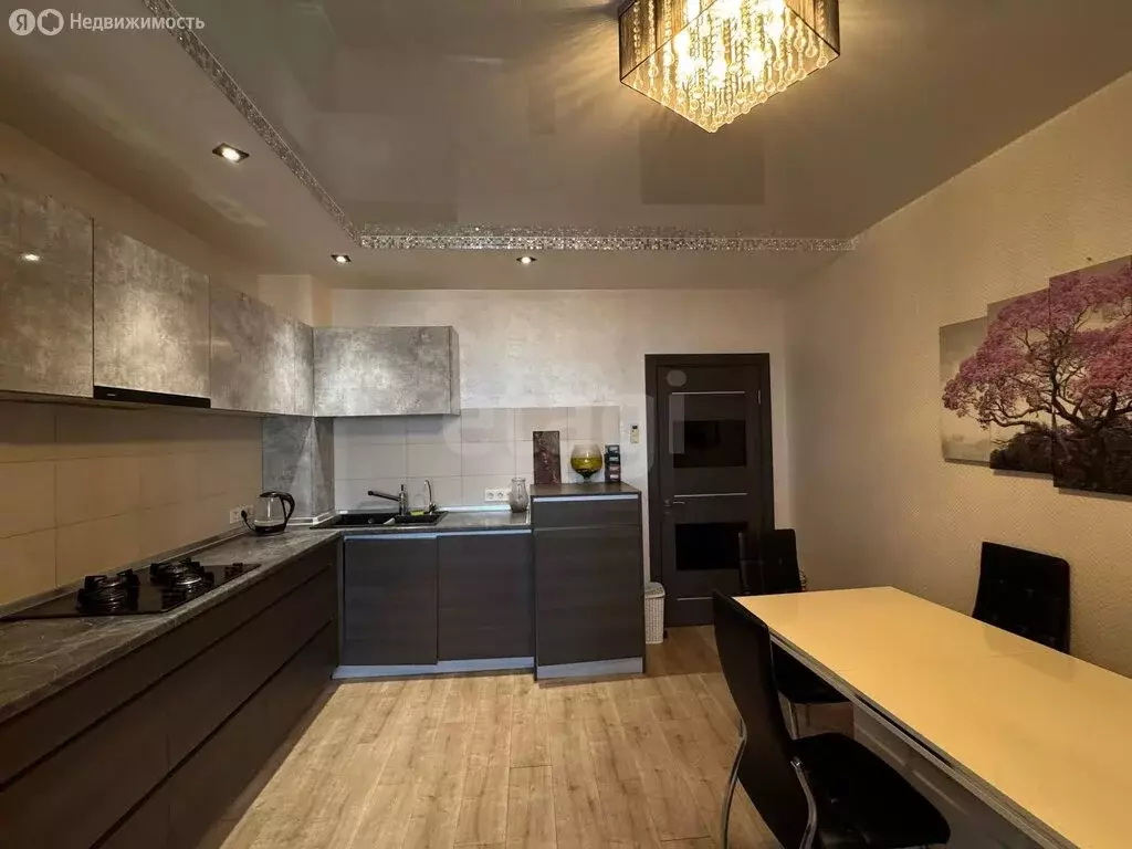 3-комнатная квартира: Симферополь, проспект Победы, 211Е (90 м) - Фото 2