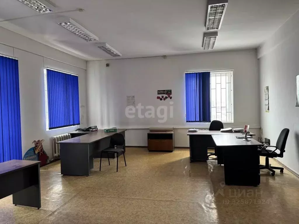 Помещение свободного назначения в Адыгея, Майкоп Курганная ул., 350 ... - Фото 1