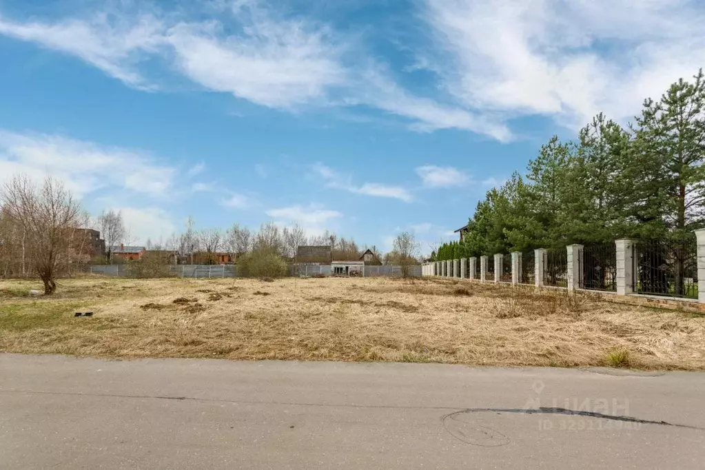 Участок в Московская область, Истра муниципальный округ, д. Падиково ... - Фото 1