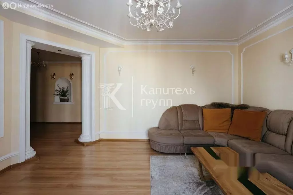 3-комнатная квартира: Тюмень, улица Максима Горького, 83 (100 м) - Фото 0