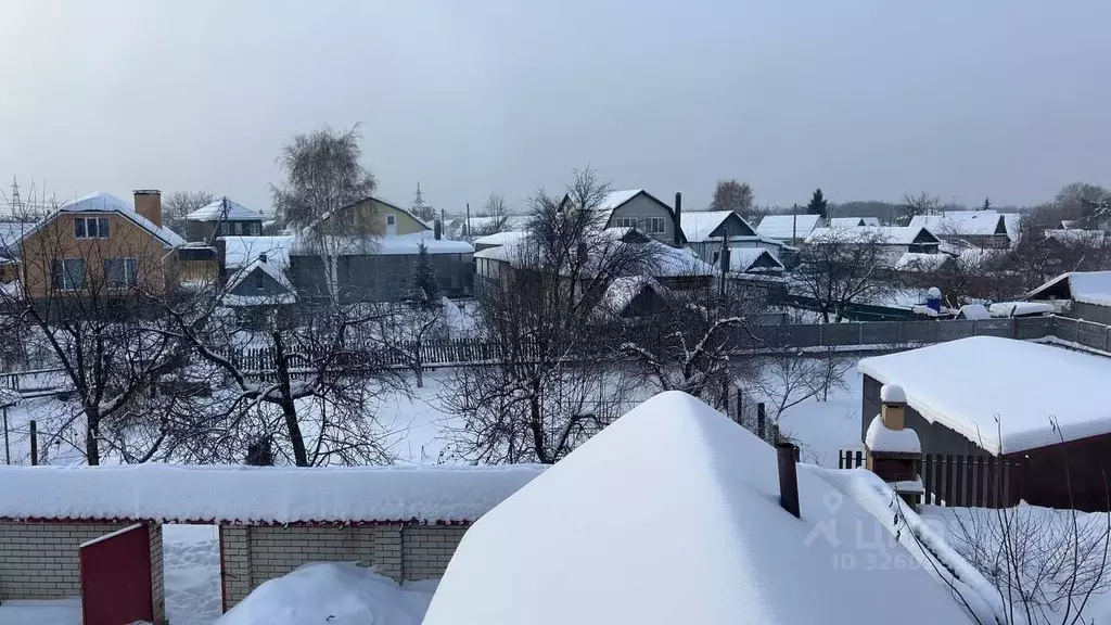 Дом в Саратовская область, Энгельс Низменная ул., 1 (216 м) - Фото 1