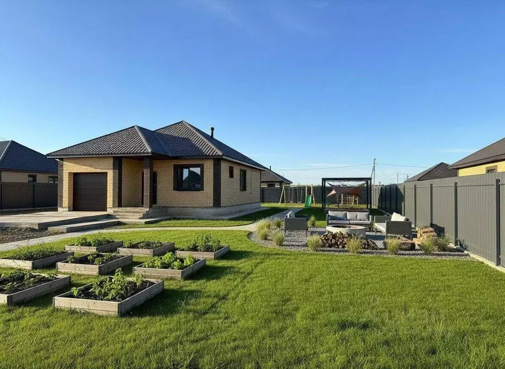 Дом в Оренбургская область, Оренбургский район, с. Каменноозерное ... - Фото 0