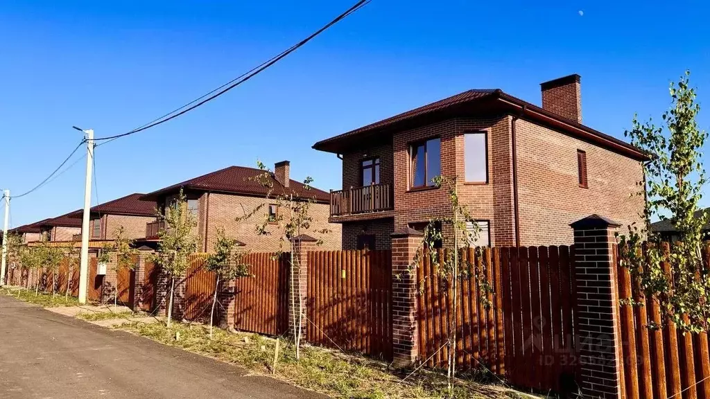 Дом в Краснодарский край, Краснодар ул. Имени Петра Кононыхина (164 м) - Фото 1