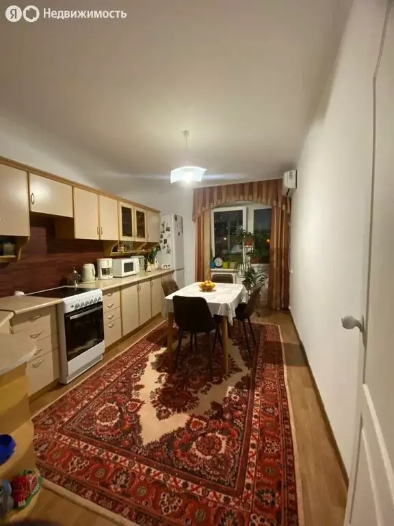 3-комнатная квартира: Краснодар, улица Карякина, 31 (92 м) - Фото 1