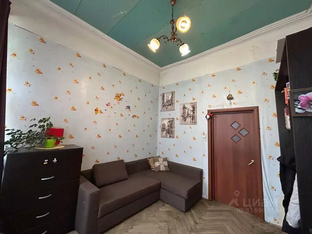 Комната Санкт-Петербург 12-я Васильевского острова линия, 19 (24.5 м) - Фото 1