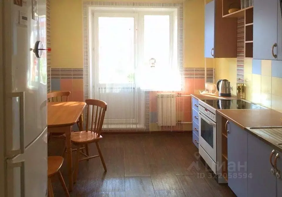 3-к кв. Красноярский край, Красноярск ул. Молокова, 50 (66.0 м) - Фото 1