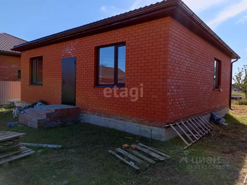 Дом в Краснодарский край, Ейский район, с. Кухаривка  (75 м) - Фото 1