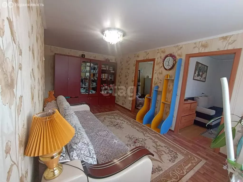 4-комнатная квартира: Стерлитамак, Вокзальная улица, 22А (61.6 м) - Фото 1