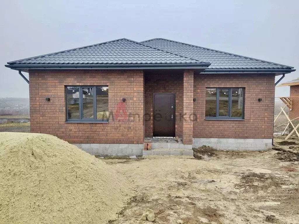 Дом в Белгородская область, Белгородский район, Пушкарское с/пос, с. ... - Фото 1